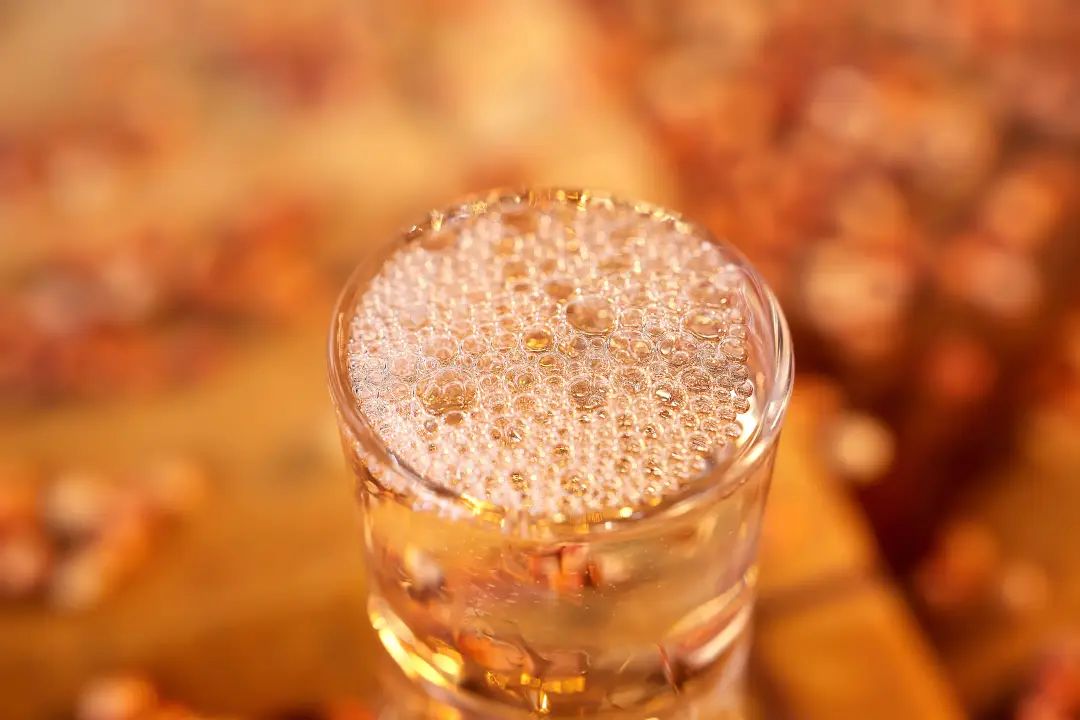 如何通過(guò)香氣來(lái)品味一杯陳年老酒？.jpg