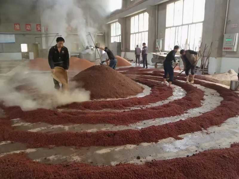 紅色壹號精品醬酒是怎樣來的?什么樣的醬酒稱之為好醬酒?(圖3) 紅色壹號精品醬酒是怎樣來的?什么樣的醬酒稱之為好醬酒?(圖3)