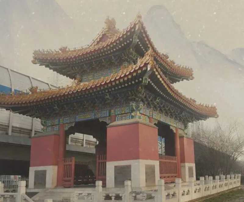 御制石道碑位于地鐵八通線臨近通州北苑站的軌道旁。.jpg