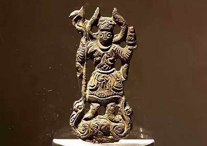除此之外雷峰塔的地宮和鐵函內(nèi)還出土了大量其它珍貴文物。4.jpg