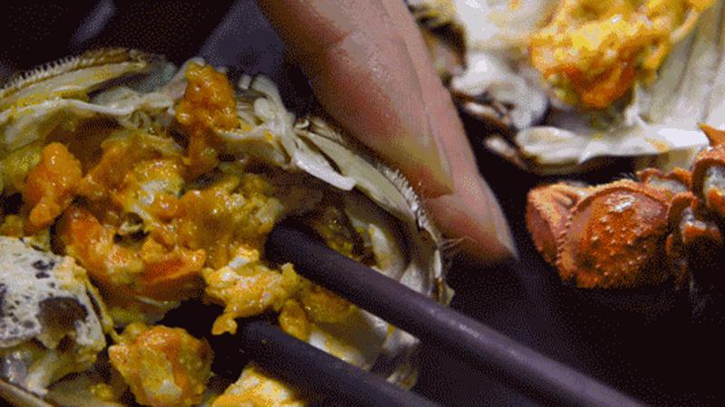 秋正濃，蟹消愁.gif