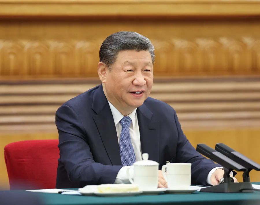 3月5日，中共中央總書記、國家主席、中央軍委主席習(xí)近平參加他所在的十四屆全國人大二次會議江蘇代表團(tuán)審議。新華社記者 鞠鵬 攝.jpg