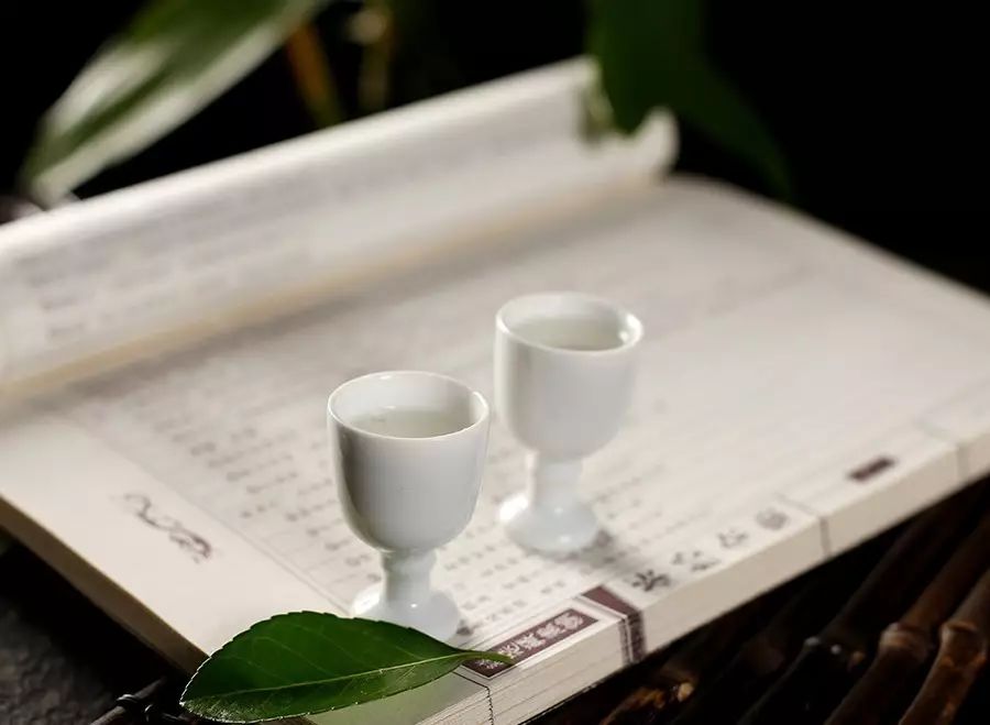 千年以來，飲酒詩詞燦若繁星。然而有些卻被歷史塵埃掩映，未能盡展光華。它們雖非膾炙人口之作，卻同樣飽含深情與智慧。2.jpg