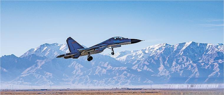 空軍某部組織實戰(zhàn)化飛行訓練.jpg