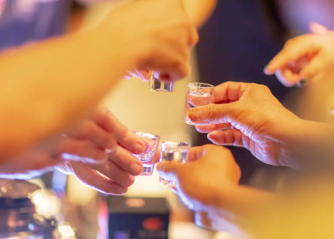 教你幾招醬酒喝法，招待應酬不失禮!.jpg