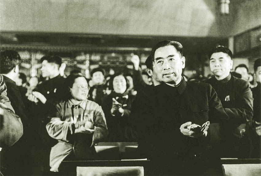 殫精竭慮，周恩來(lái)為恢復(fù)全國(guó)高考奠定的基礎(chǔ).jpg