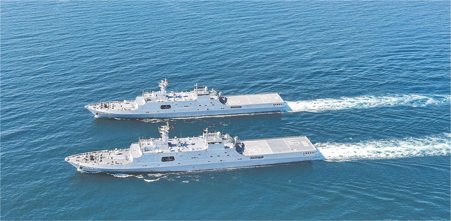 8月上旬，海軍某支隊(duì)艦艇編隊(duì)開展訓(xùn)練。解放軍報(bào)特約通訊員 喬晨曦?cái)z.jpg